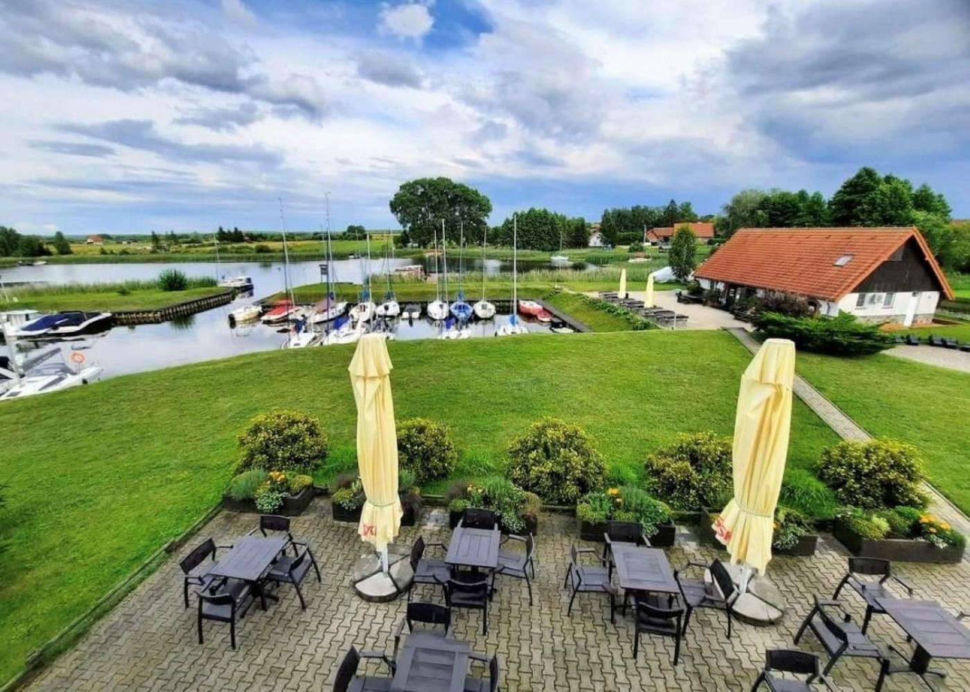 Marina Gorklo - Zurawi Kat Hotel Exterior foto