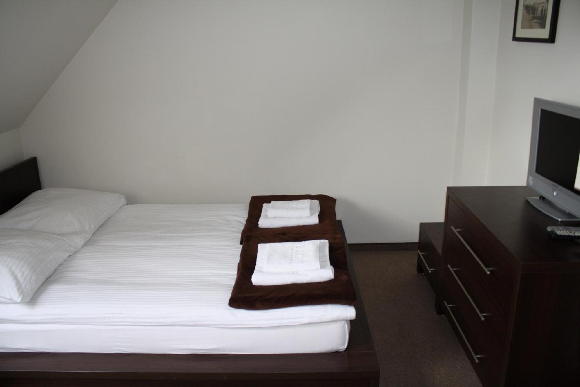 Marina Gorklo - Zurawi Kat Hotel Quarto foto